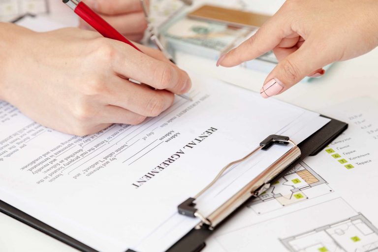 ¿Qué significa subrogar o ceder un contrato de alquiler?
